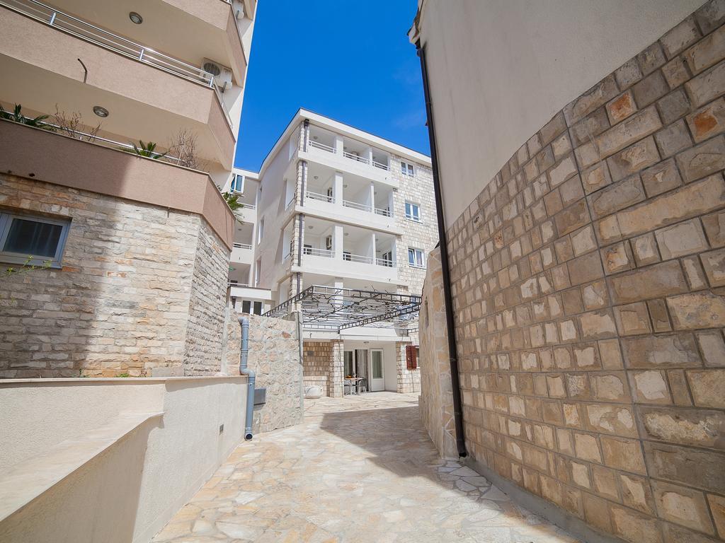 Apartments Ivan Petrovac na moru Exterior foto