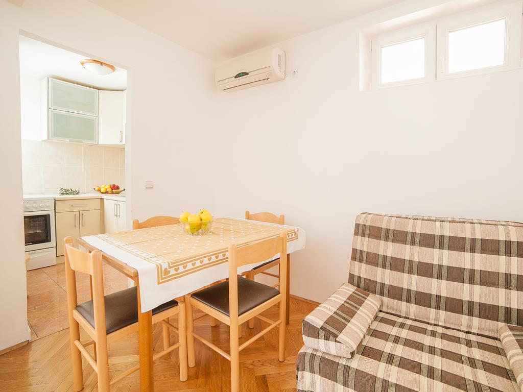 Apartments Ivan Petrovac na moru Zimmer foto