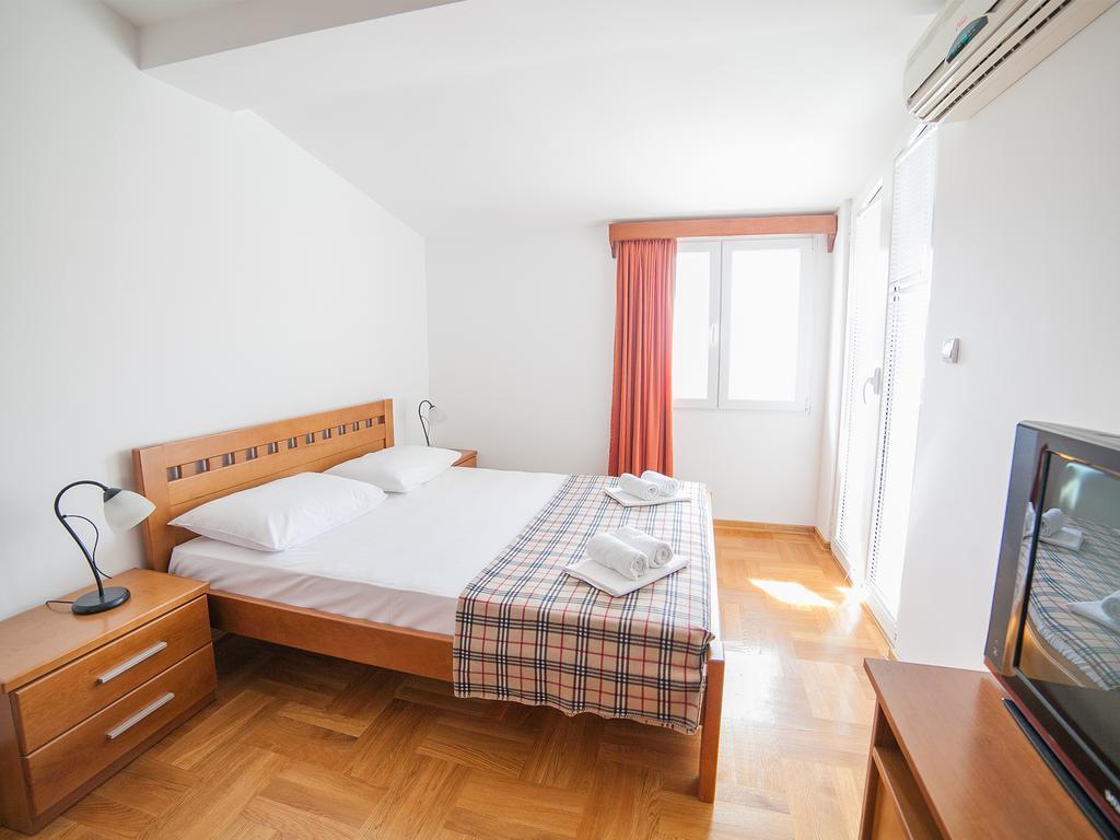 Apartments Ivan Petrovac na moru Zimmer foto