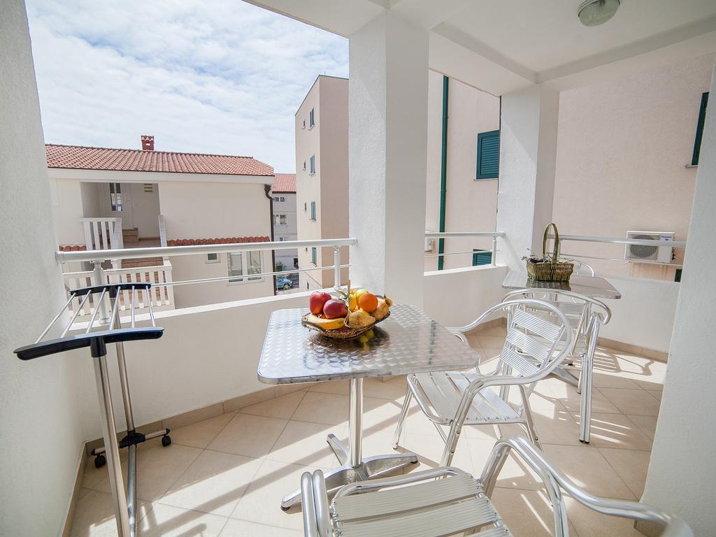 Apartments Ivan Petrovac na moru Zimmer foto