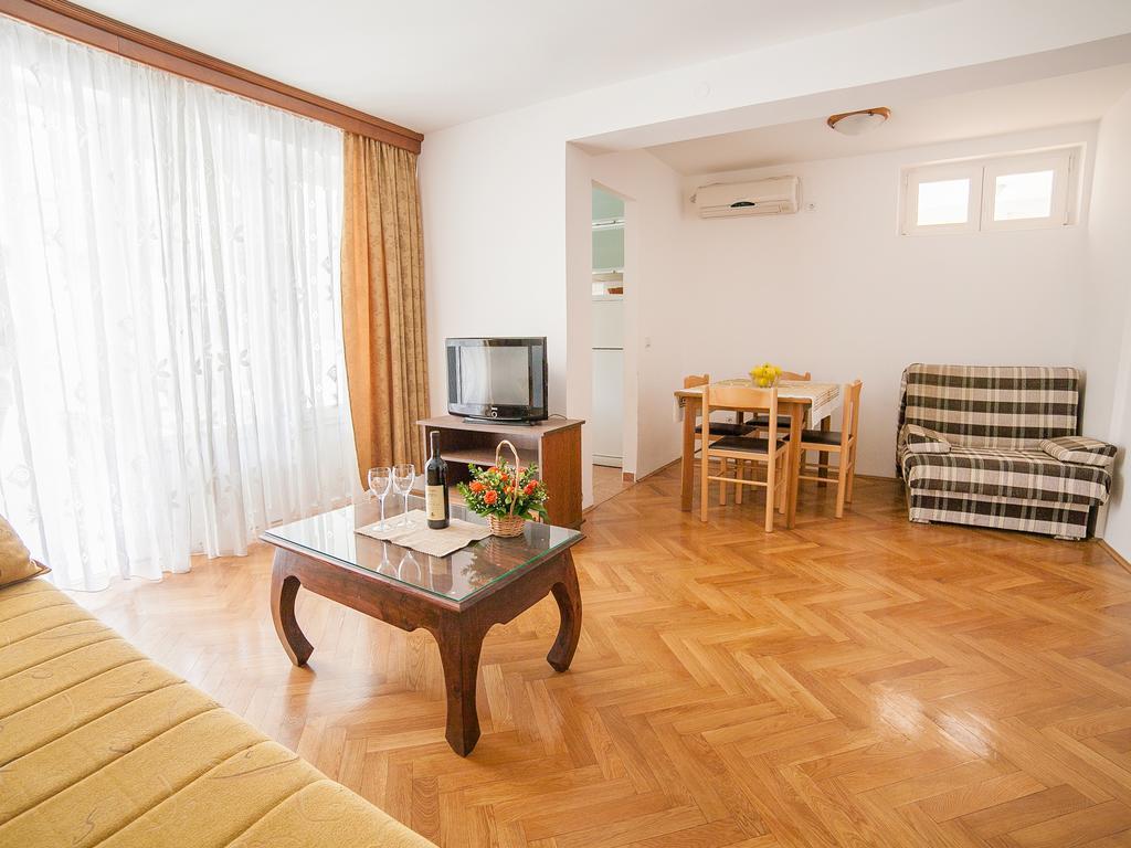 Apartments Ivan Petrovac na moru Zimmer foto